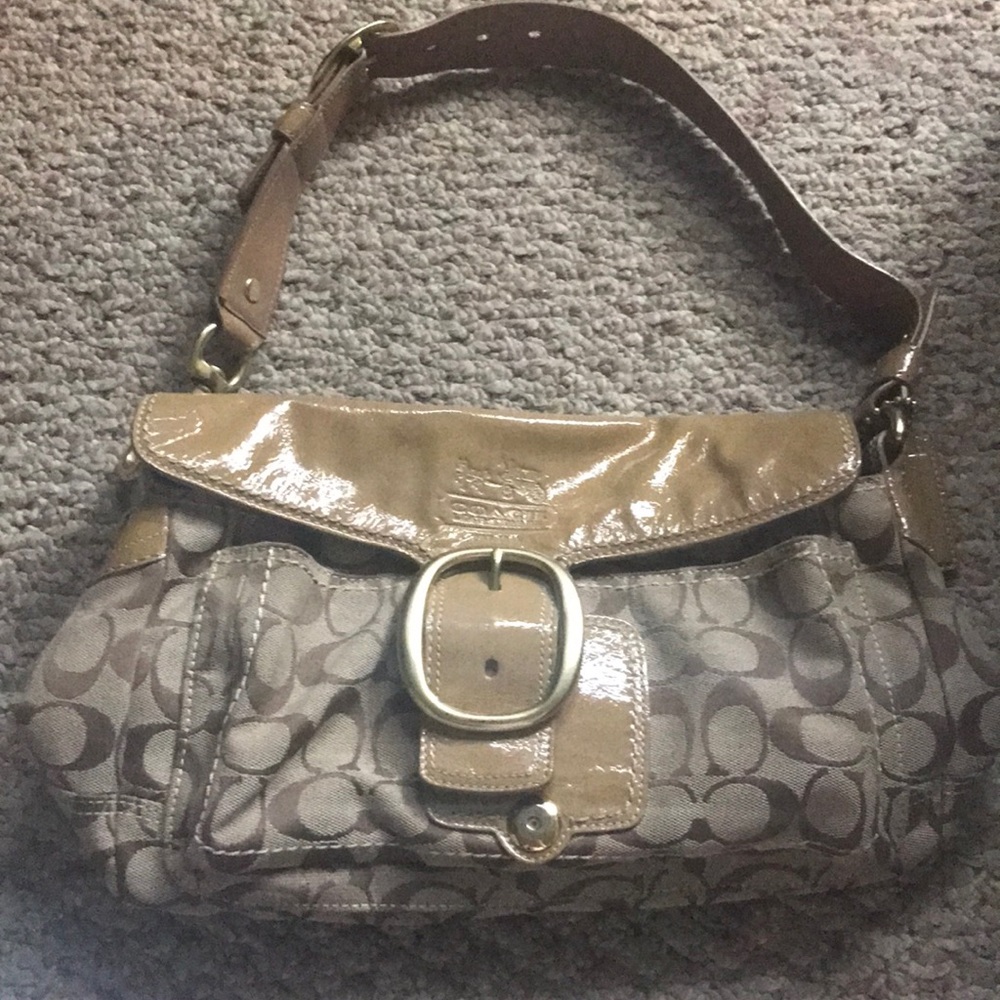 Coach classic tan handbag w/ leather strap& buckle